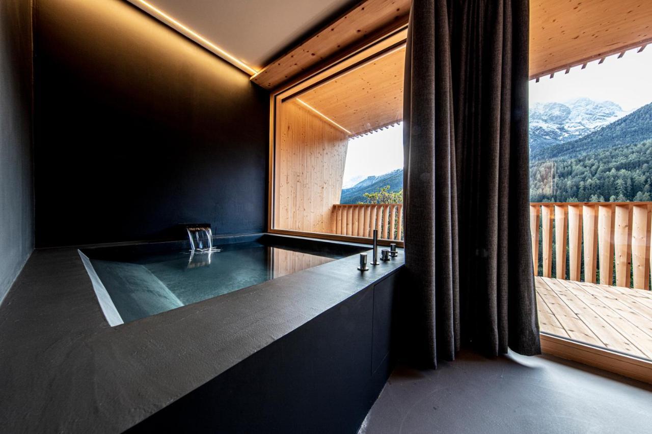 Hotel Arnica Scuol - Adults Only Exterior foto