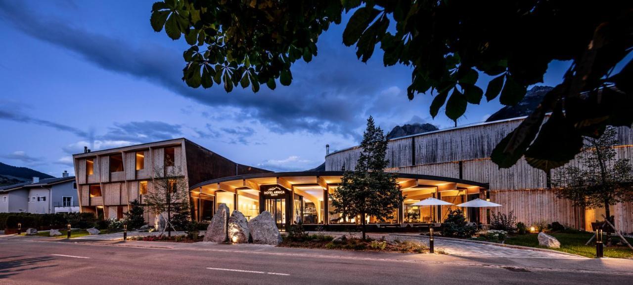Hotel Arnica Scuol - Adults Only Exterior foto