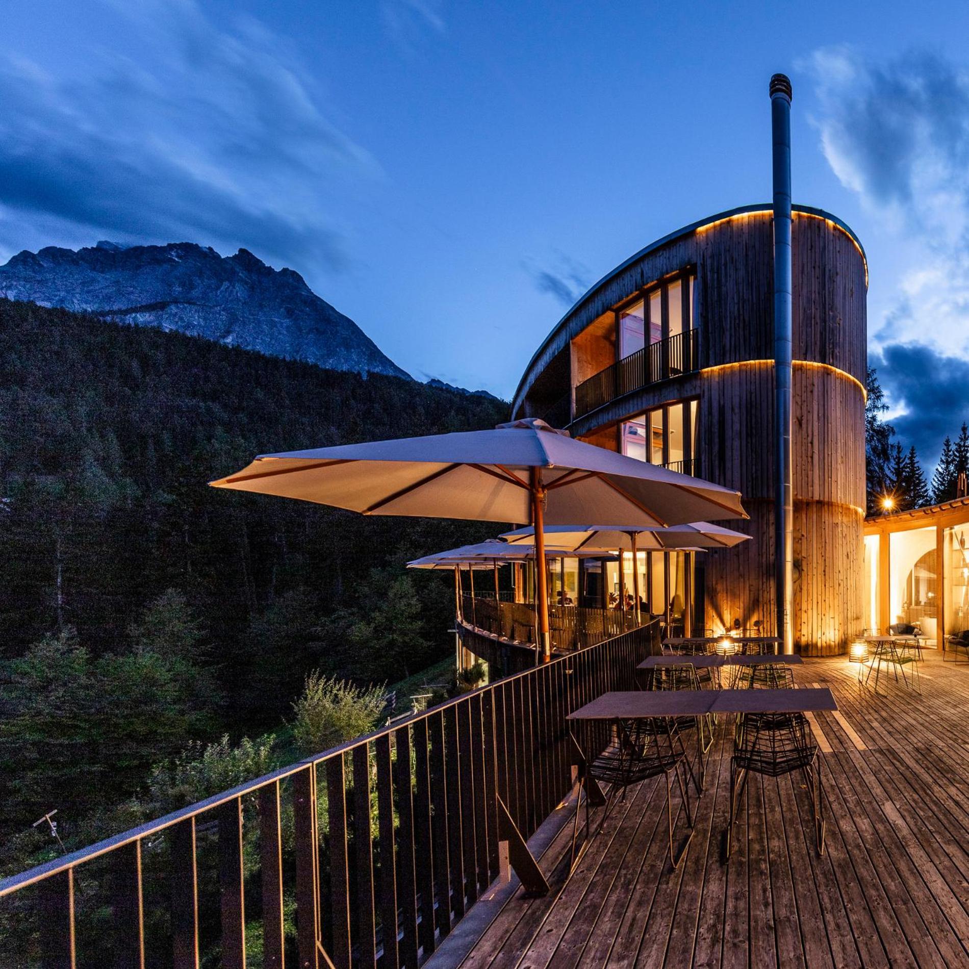 Hotel Arnica Scuol - Adults Only Exterior foto