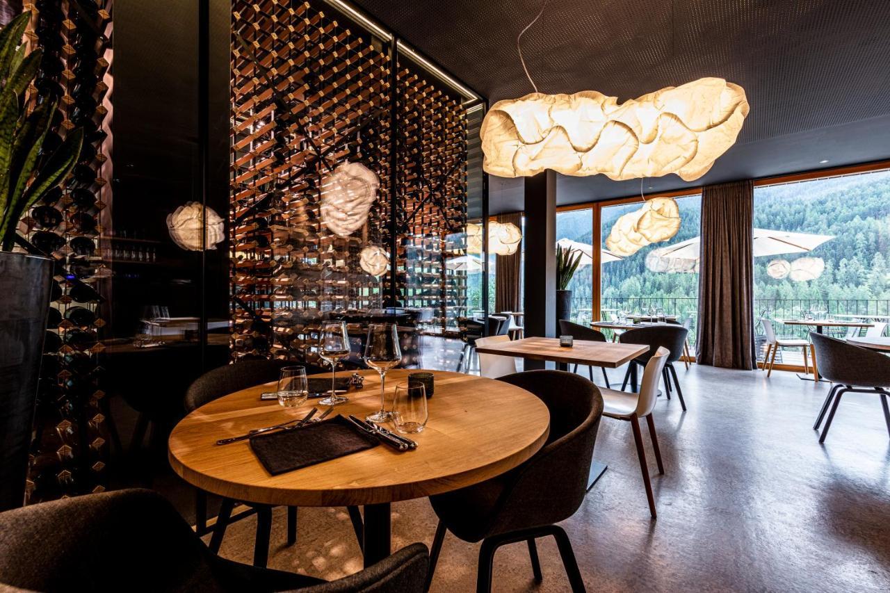Hotel Arnica Scuol - Adults Only Exterior foto