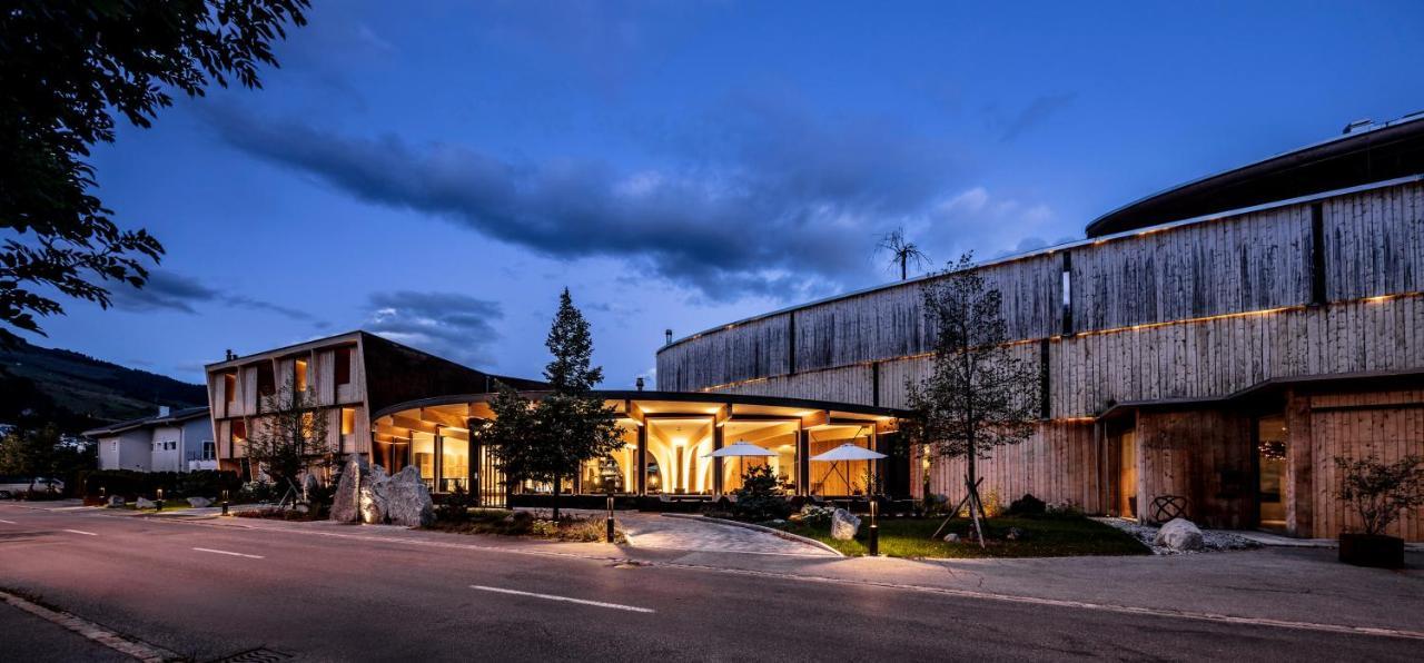 Hotel Arnica Scuol - Adults Only Exterior foto