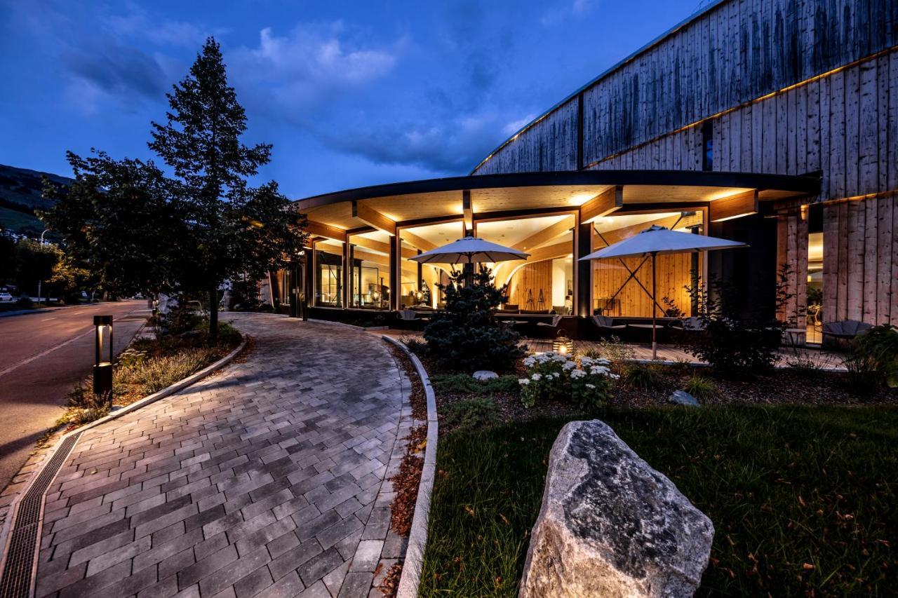 Hotel Arnica Scuol - Adults Only Exterior foto
