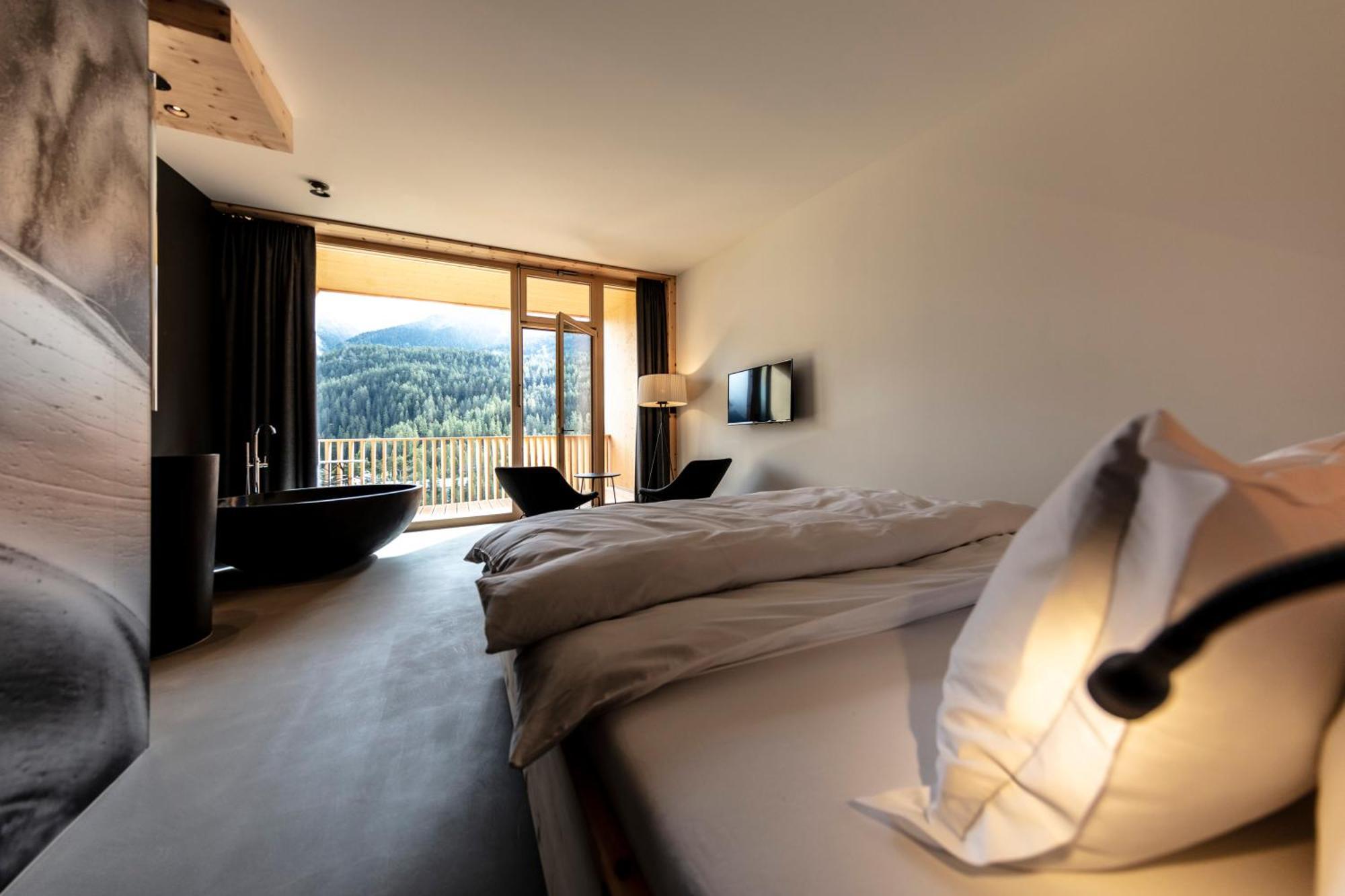 Hotel Arnica Scuol - Adults Only Exterior foto