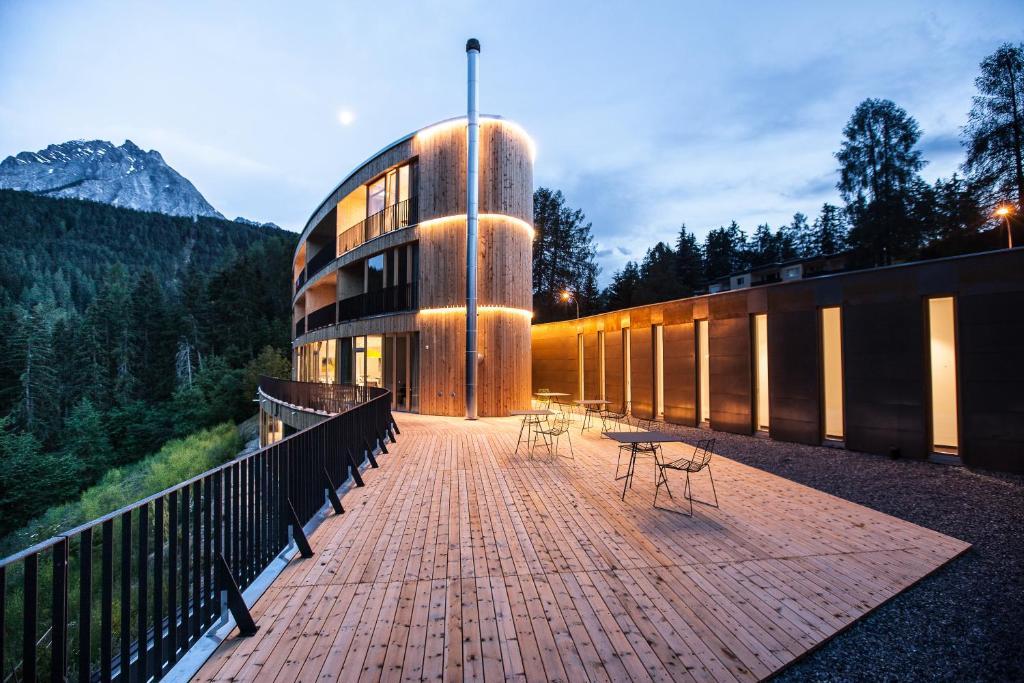 Hotel Arnica Scuol - Adults Only Exterior foto